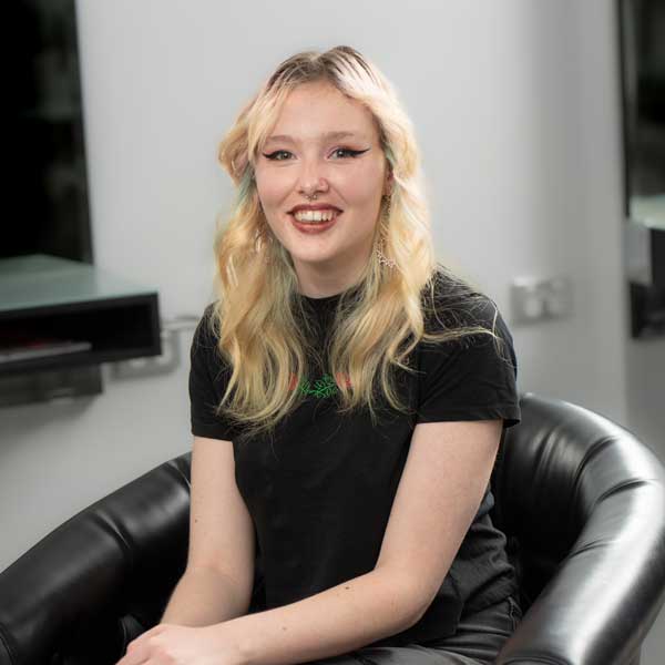 Lacy-Salon-Assistant